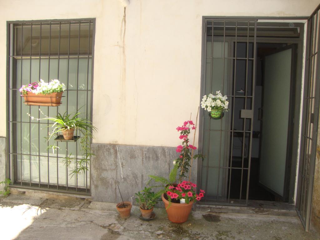 Al Cortile Del Secco Apartment Palermo Ngoại thất bức ảnh